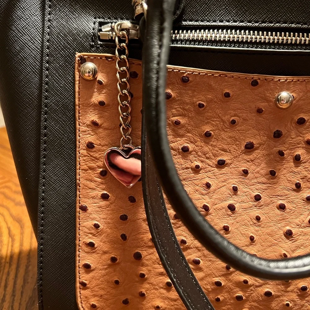 Aurielle Leather by Carryland purse - Picture 3 of 7